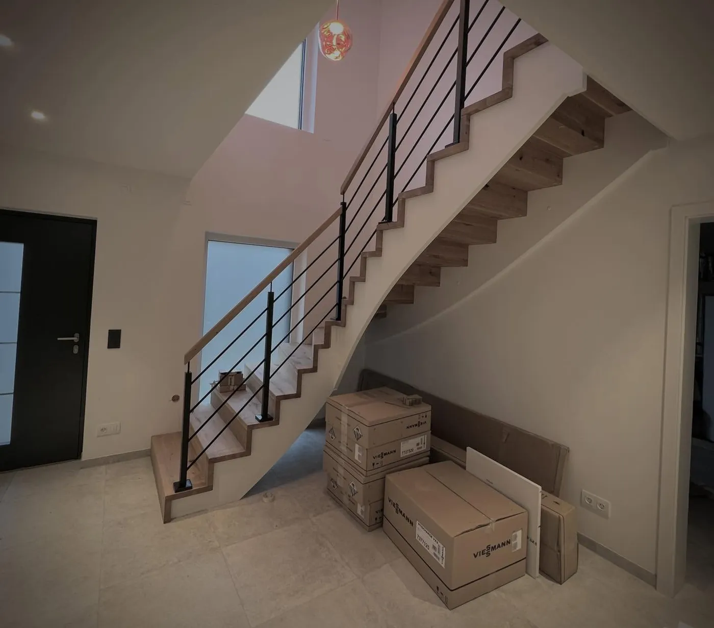 Einbauschrank unter der Treppe – Schreinerei Schreistetter